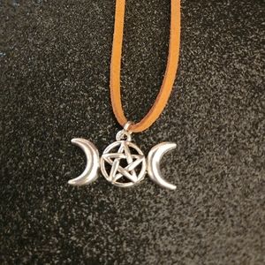 Triple Moon Pentagram Necklace‎
